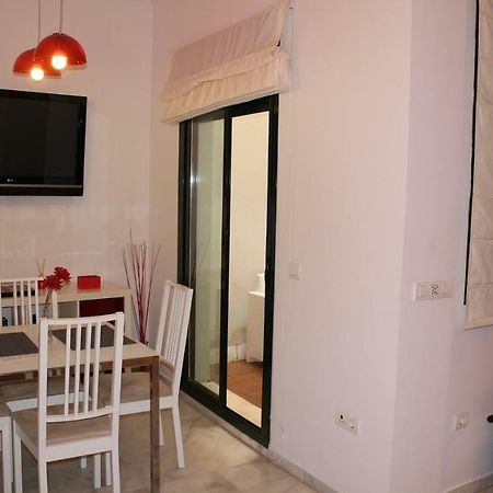 סביליה Apartamentos Rg Triana, Calle Castilla Con Patio מראה חיצוני תמונה