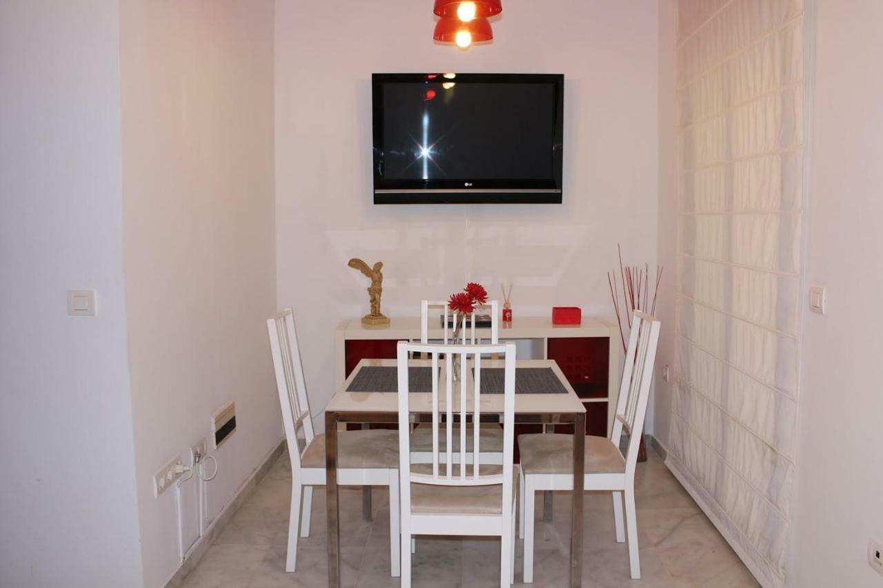 סביליה Apartamentos Rg Triana, Calle Castilla Con Patio מראה חיצוני תמונה