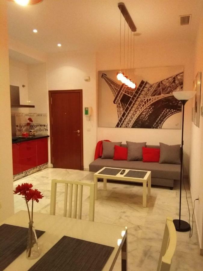 סביליה Apartamentos Rg Triana, Calle Castilla Con Patio מראה חיצוני תמונה