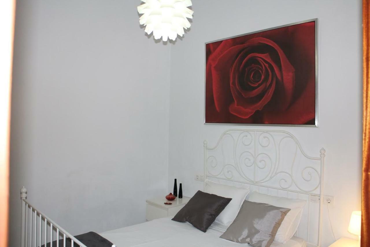 סביליה Apartamentos Rg Triana, Calle Castilla Con Patio מראה חיצוני תמונה